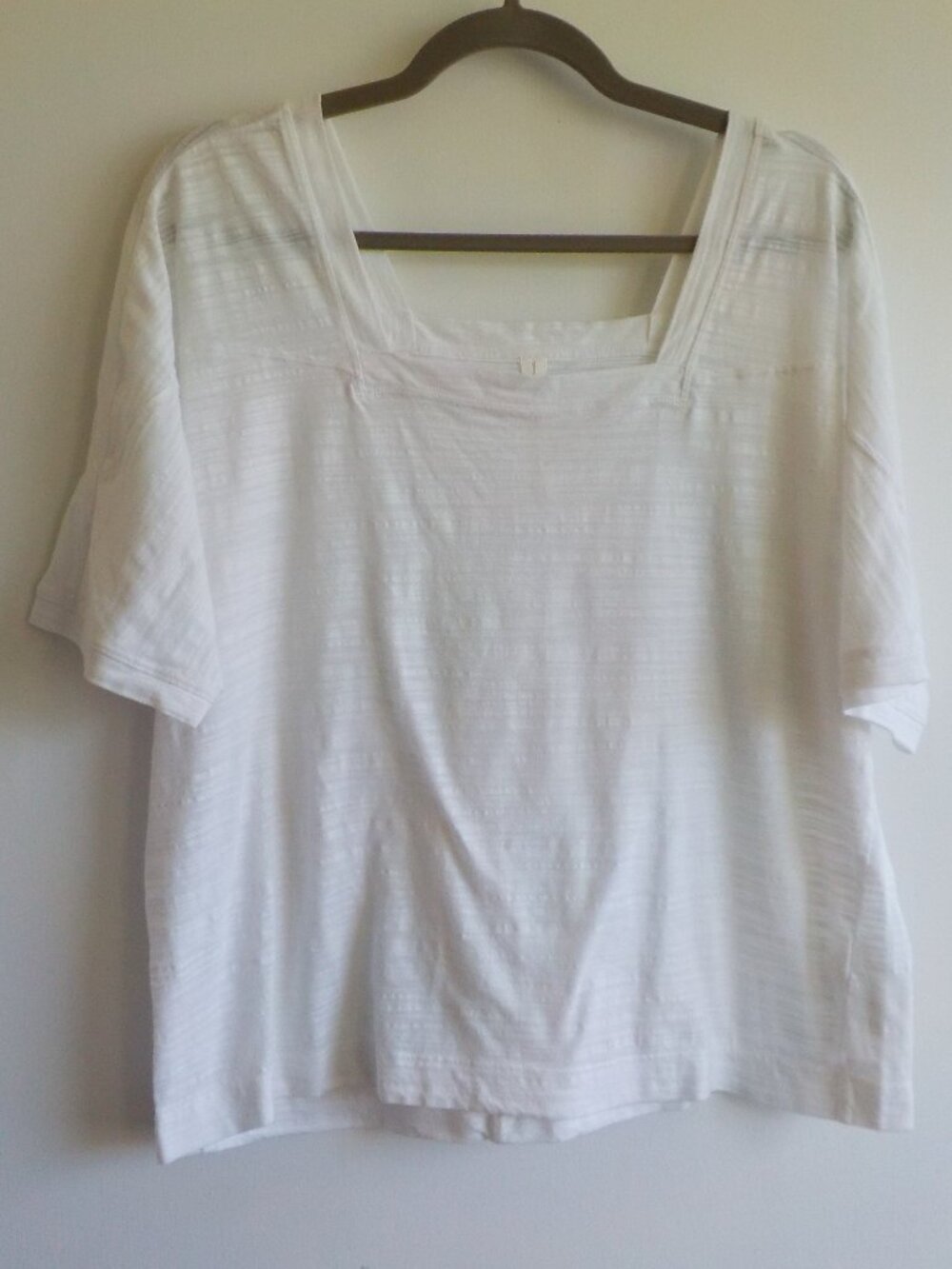 Anthropologie Blouse Tee - Medium - White Short Sleeve Cotton Blend (2532)